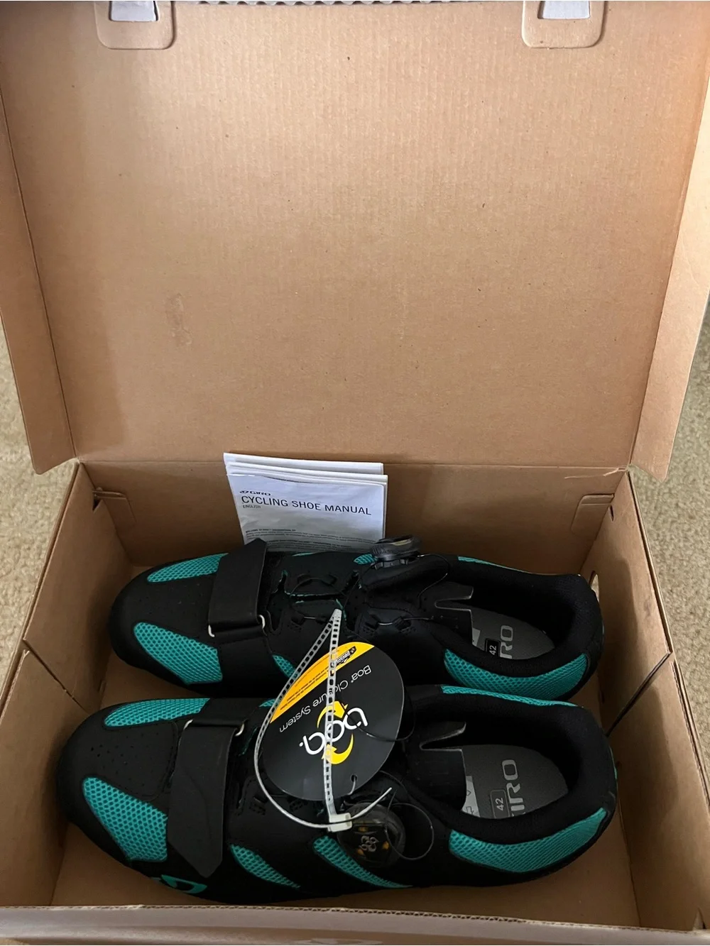 Giro Women's Cycling Shoes in Teal and Black with Boa-style Dial